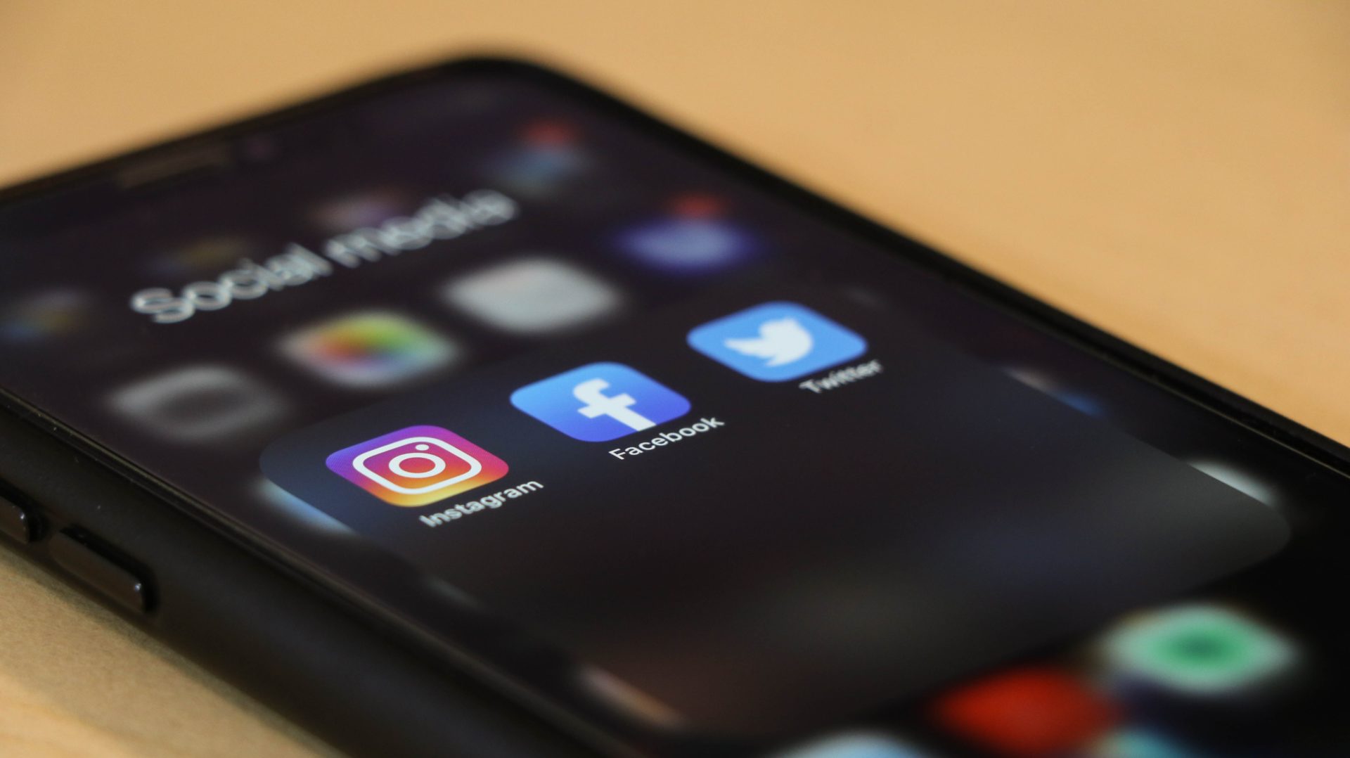 Réseaux sociaux : qu’est-ce qu’un « propos haineux » ?